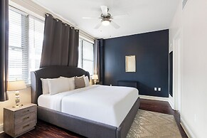 Spacious Modern Condos near French Quarter