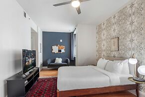 Spacious Modern Condos near French Quarter