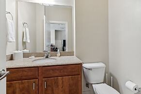 Spacious Modern Condos near French Quarter