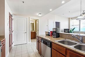 Spacious Modern Condos near French Quarter