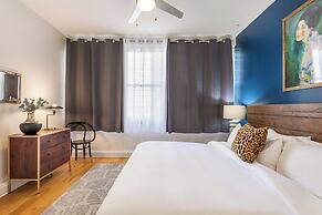 Spacious Modern Condos near French Quarter