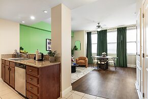 Spacious Modern Condos near French Quarter