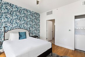 Spacious Modern Condos near French Quarter