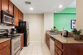 Spacious Modern Condos near French Quarter