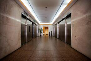 Spacious Modern Condos near French Quarter