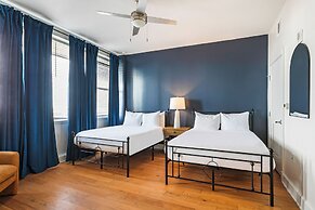 Spacious Modern Condos near French Quarter