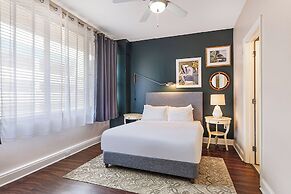 Spacious Modern Condos near French Quarter