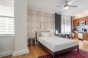 Spacious Modern Condos near French Quarter