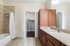 Spacious Modern Condos near French Quarter