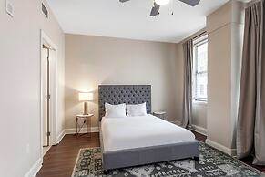 Spacious Modern Condos near French Quarter