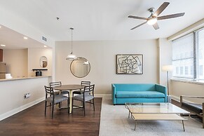 Spacious Modern Condos near French Quarter