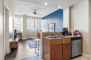 Spacious Modern Condos near French Quarter