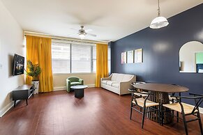 Spacious Modern Condos near French Quarter