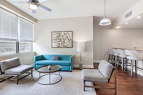 Spacious Modern Condos near French Quarter