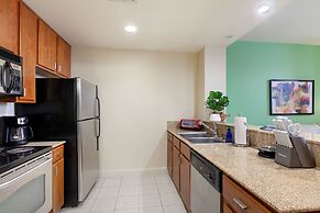 Spacious Modern Condos near French Quarter