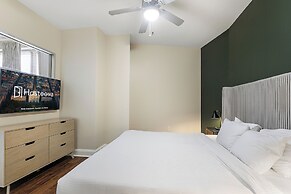 Spacious Modern Condos near French Quarter