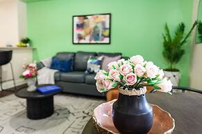 Spacious Modern Condos near French Quarter