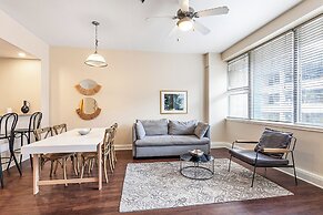 Spacious Modern Condos near French Quarter