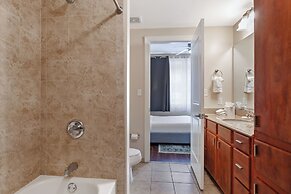 Spacious Modern Condos near French Quarter