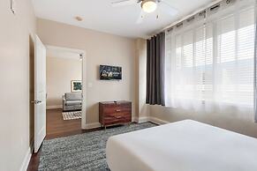 Spacious Modern Condos near French Quarter