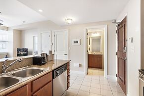 Spacious Modern Condos near French Quarter