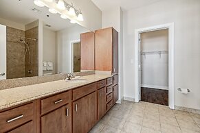 Spacious Modern Condos near French Quarter