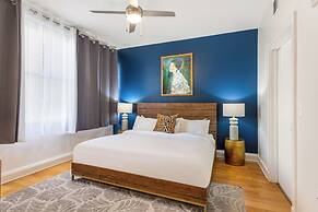 Spacious Modern Condos near French Quarter