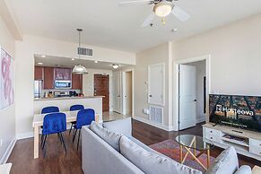Spacious Modern Condos near French Quarter