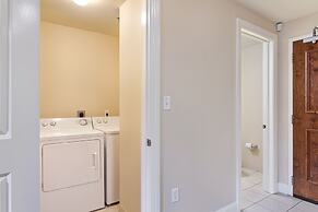 Spacious Modern Condos near French Quarter