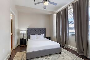 Spacious Modern Condos near French Quarter