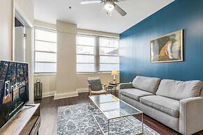 Spacious Modern Condos near French Quarter