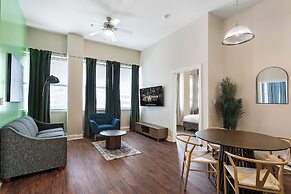 Spacious Modern Condos near French Quarter