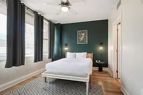 Spacious Modern Condos near French Quarter