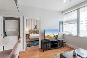 Spacious Modern Condos near French Quarter