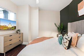 Spacious Modern Condos near French Quarter