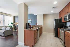 Spacious Modern Condos near French Quarter