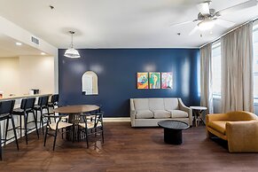 Spacious Modern Condos near French Quarter