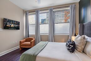 Spacious Modern Condos near French Quarter