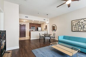 Spacious Modern Condos near French Quarter