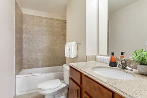 Spacious Modern Condos near French Quarter