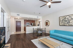 Spacious Modern Condos near French Quarter