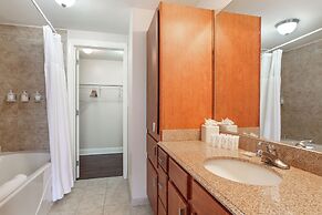 Spacious Modern Condos near French Quarter