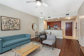 Spacious Modern Condos near French Quarter