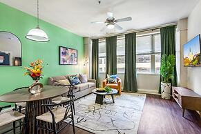 Spacious Modern Condos near French Quarter