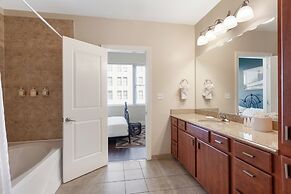 Spacious Modern Condos near French Quarter