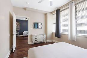 Spacious Modern Condos near French Quarter