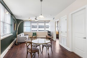 Spacious Modern Condos near French Quarter