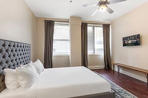 Spacious Modern Condos near French Quarter