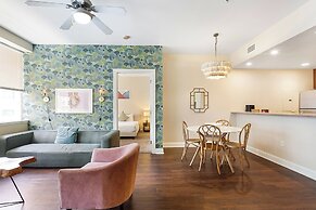 Spacious Modern Condos near French Quarter