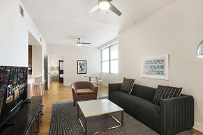 Spacious Modern Condos near French Quarter